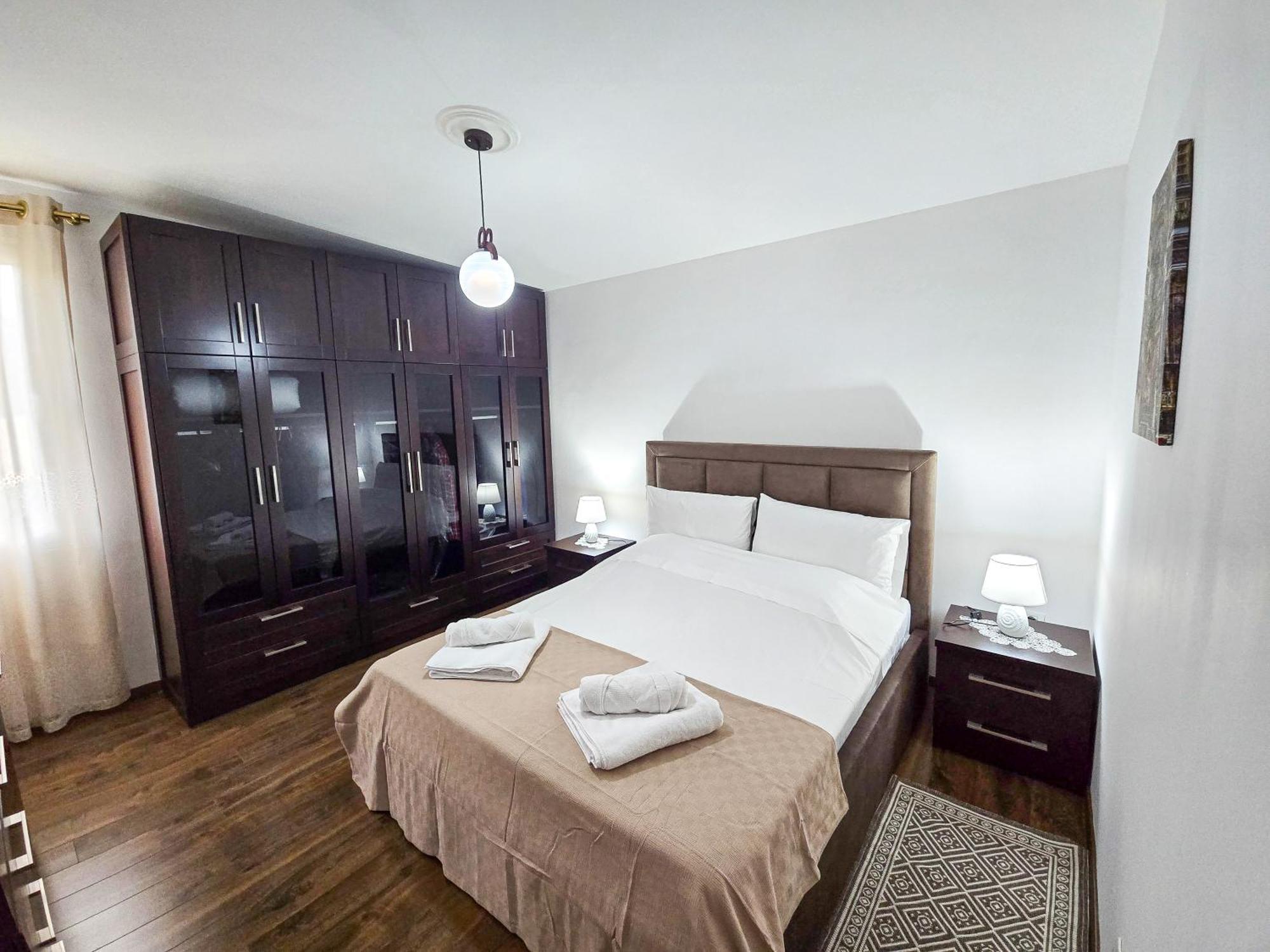 Lake Park 2Br Apartment Тирана Екстер'єр фото