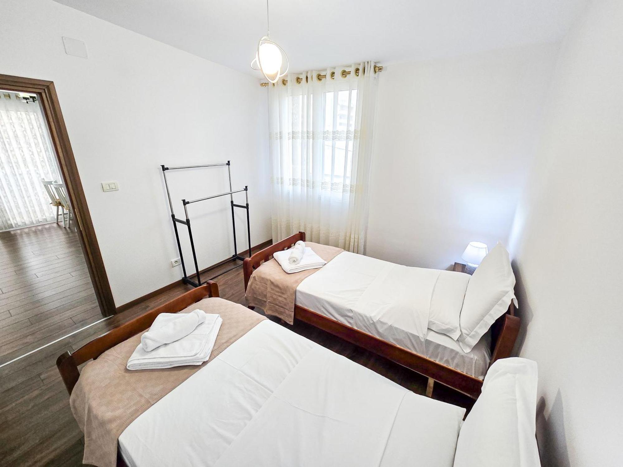 Lake Park 2Br Apartment Тирана Екстер'єр фото