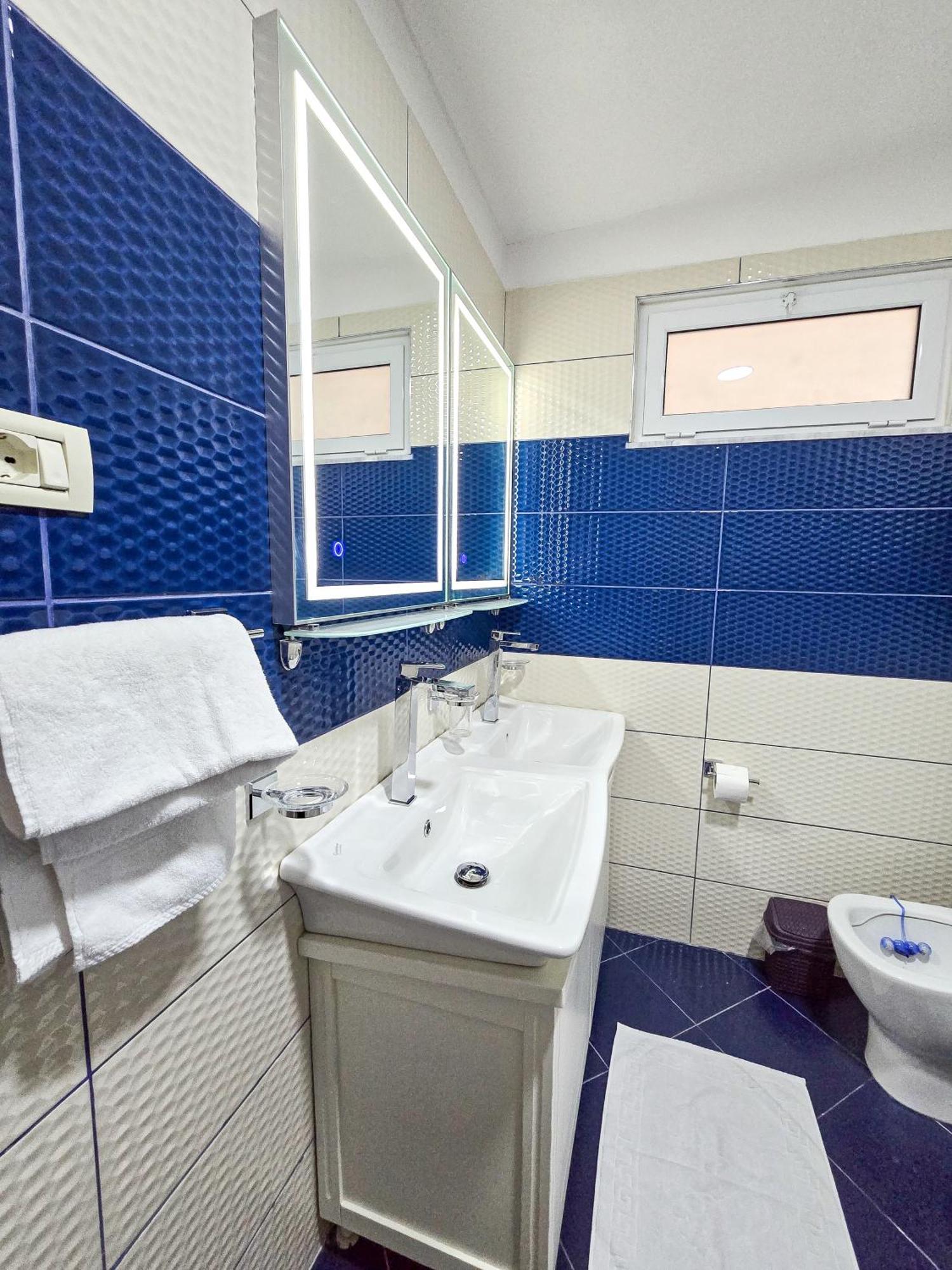 Lake Park 2Br Apartment Тирана Екстер'єр фото