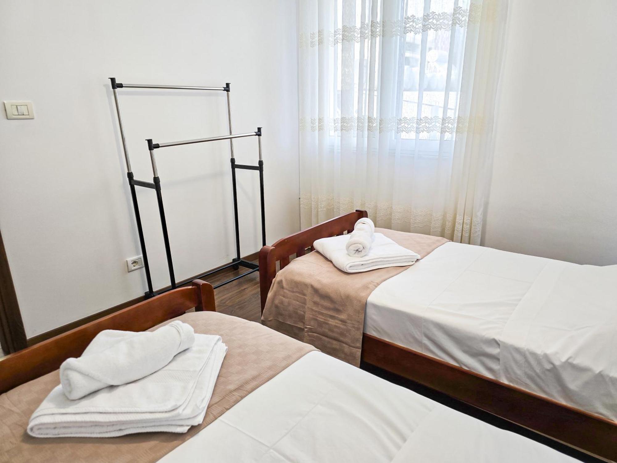 Lake Park 2Br Apartment Тирана Екстер'єр фото